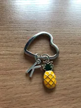 Llavero de piña personalizado con 26 letras iniciales de A-Z, joyería de piña, amuletos de fruta, mejores amigos, regalos