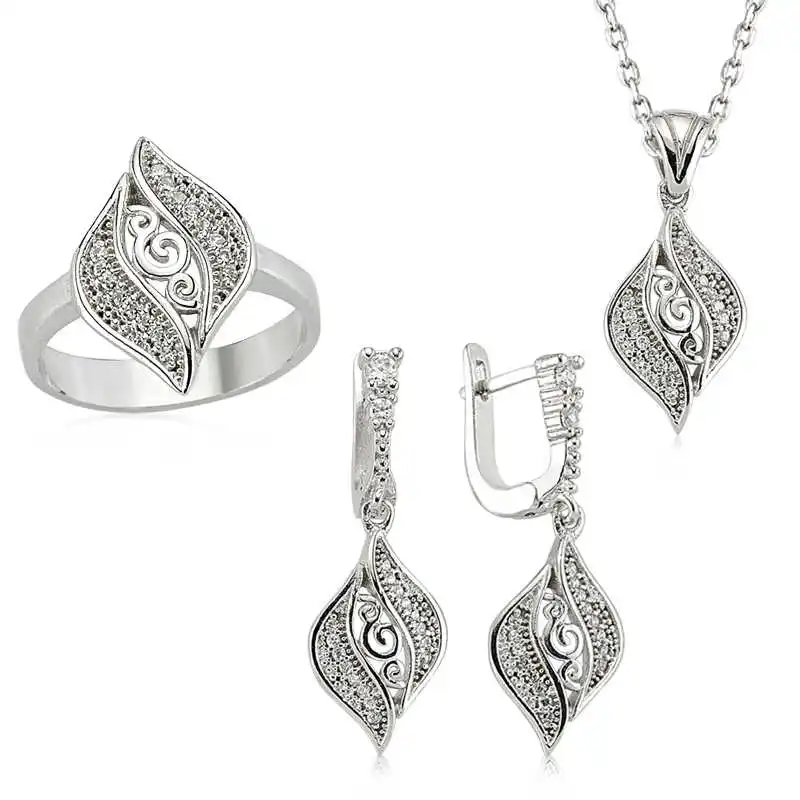 Silver Leaf Pattern Women 'S Set
Silver Leaf Pattern Women 'S Set