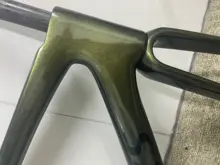 2022 style color UD glossy army green chameleon +handlebar+seatpost UCI cycling bike frame made in taiwan 44-58cm frameset
2022 style color UD glossy army green chameleon +handlebar+seatpost UCI cycling bike frame made in taiwan 44-58cm frameset