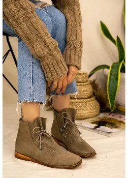 Satisdied-Fashion Vizon Süet Boncuk İşlemeli Bot 
Satisdied-Fashion Vizon Süet Boncuk İşlemeli Bot