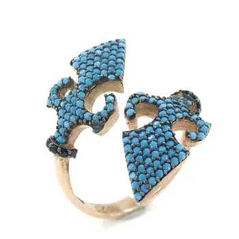 Italian Design Turquoise Stone Silver Ring
Italian Design Turquoise Stone Silver Ring