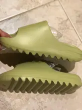 Zapatillas de casa para niño y niña, chanclas deslizantes de verano, zapatillas de Interior de fondo suave para bebé, zapatos de amor para playa, estilo familiar