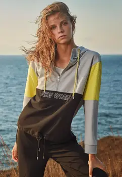 DeFacto Woman Knitted Sweat Shirt-S1101AZ20AU
DeFacto Woman Knitted Sweat Shirt-S1101AZ20AU