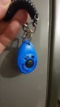 1 pieza Gato perro Clicker plástico nuevo perros haga clic en entrenador ayuda también Correa de muñeca ajustable Cadena de llaves sonoras perro suministros