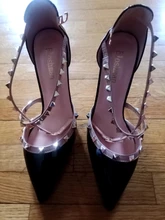 Zapatos de tacón alto de charol con remaches para mujer, sandalias a la moda, zapatos de fiesta y oficina, 10CM, novedad de verano