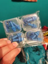 4 piezas caja lleno de confort de los tapones para los oídos de reducción de ruido de silicona suave tapones de oído soga de PVC tapones para los oídos de protección para la natación para dormir