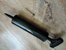 Bomba de aire portátil para fútbol, anillo de natación, bomba de aire inflable, bomba de aire de mano de plástico con adaptador de agujas de inflado de Gas