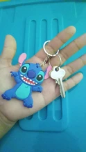 Anime Stitch llavero figura PVC dibujo animado anillo 3D doble lado clave cadena lindo anillo clave titular regalo de mochila Decoración