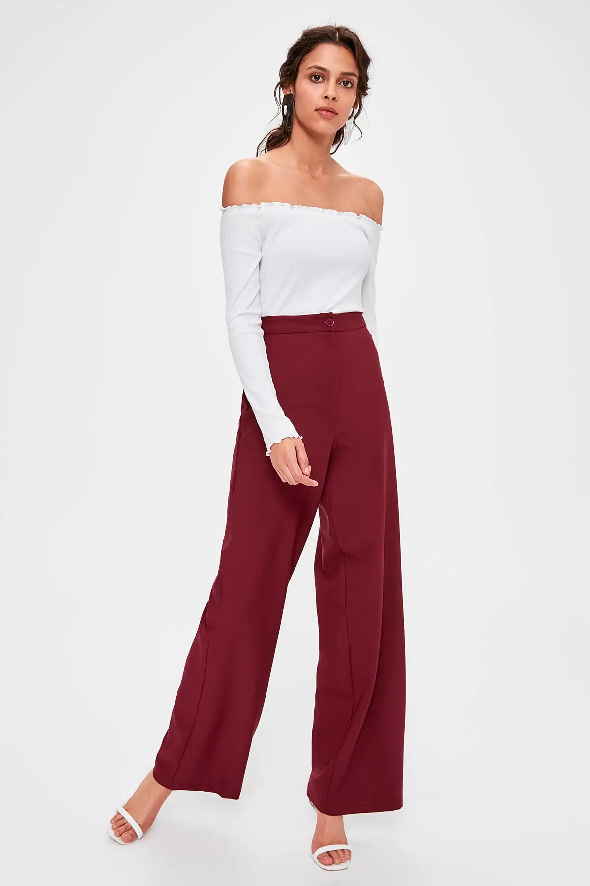 Trendyol Burgundy Flare Pants TWOAW20PL0244
Trendyol Burgundy Flare Pants TWOAW20PL0244