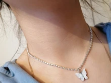 Gargantilla de mariposa acrílica deslumbrante, collar con cadena de diamantes de imitación, collar sencillo de Color blanco y negro, joyería Coreana de Animal
