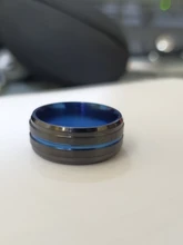 Anillo de titanio para hombre, Surface negro, azul, ranura interior, cara azul, anillo de acero inoxidable, luz de temperamento de lujo