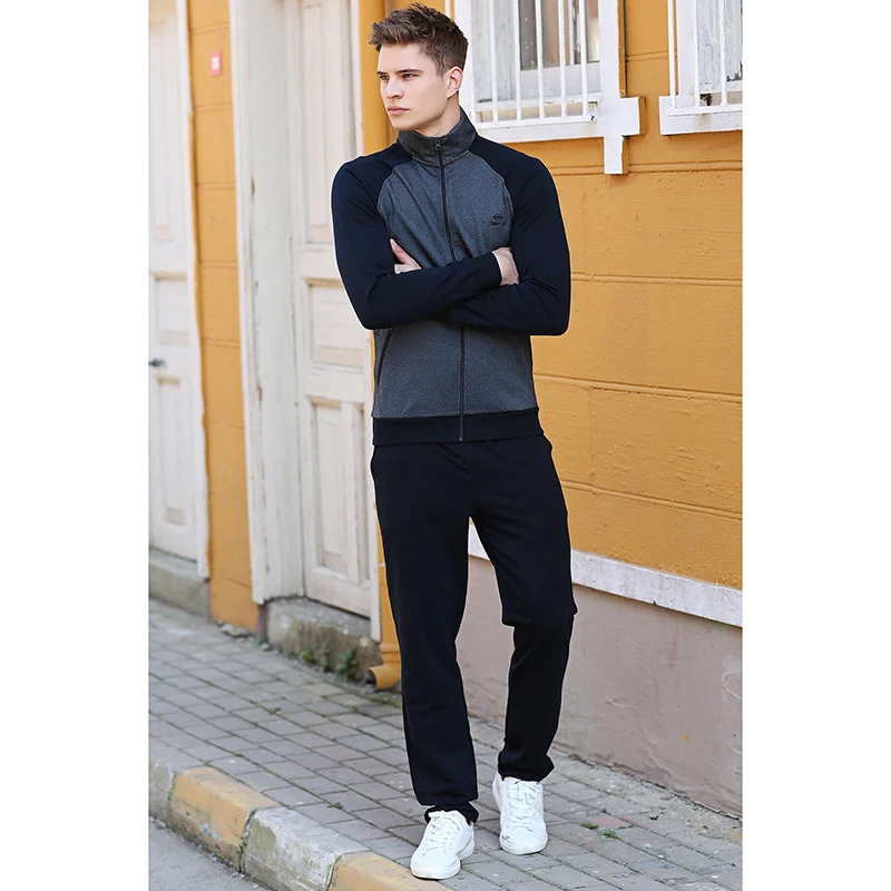 Men's Tracksuit Sportswear Men Clothing Men Sportswear Men's Clothing 2 Piece Sets Sports Suit Jacket+Pant Sweatsuit Male Tracksuit Men's Casual Sport Suit Breathable 4 Colors Tracksuit Men Brand 85113 Men's Tracksuit Sportswear Men Clothing Men Sportswear Men's Clothing 2 Piece Sets Sports Suit Jacket+Pant Sweatsuit Male Tracksuit Men's Casual Sport Suit Breathable 4 Colors Tracksuit Men Brand 85113