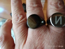 Anillo de acero inoxidable personalizado para mujer, sello de letra con parte superior redonda gruesa, Punk, joyería de moda