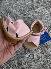 Zapatos de verano para bebé recién nacido, sandalias para niños y niñas, zapatos sólidos antideslizantes de cuero PU, zapatos transpirables de bebé de 0 a 18M, 2019