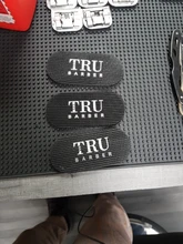 2 unids/set Barbero pinza de cabello pegatina para el pelo de la cinta del pelo titular cabello horquilla herramientas Barbero accesorios salón de peluquería herramienta