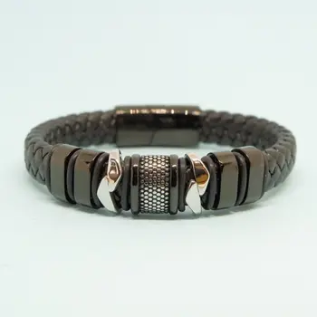 Leather bracelet otokodesign 53186 (black, magnetic lock, genuine leather)
Leather bracelet otokodesign 53186 (black, magnetic lock, genuine leather)