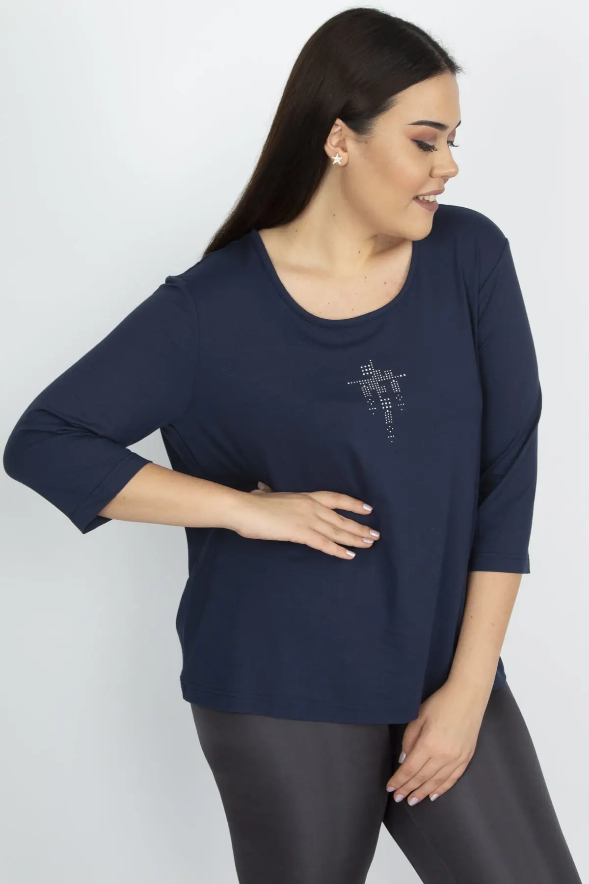 Женская блузка из вискозы Sans Textile темно-синего цвета 65 N14834 | одежда