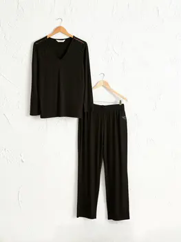 Detailed with lace Pajamas set 
Detailed with lace Pajamas set