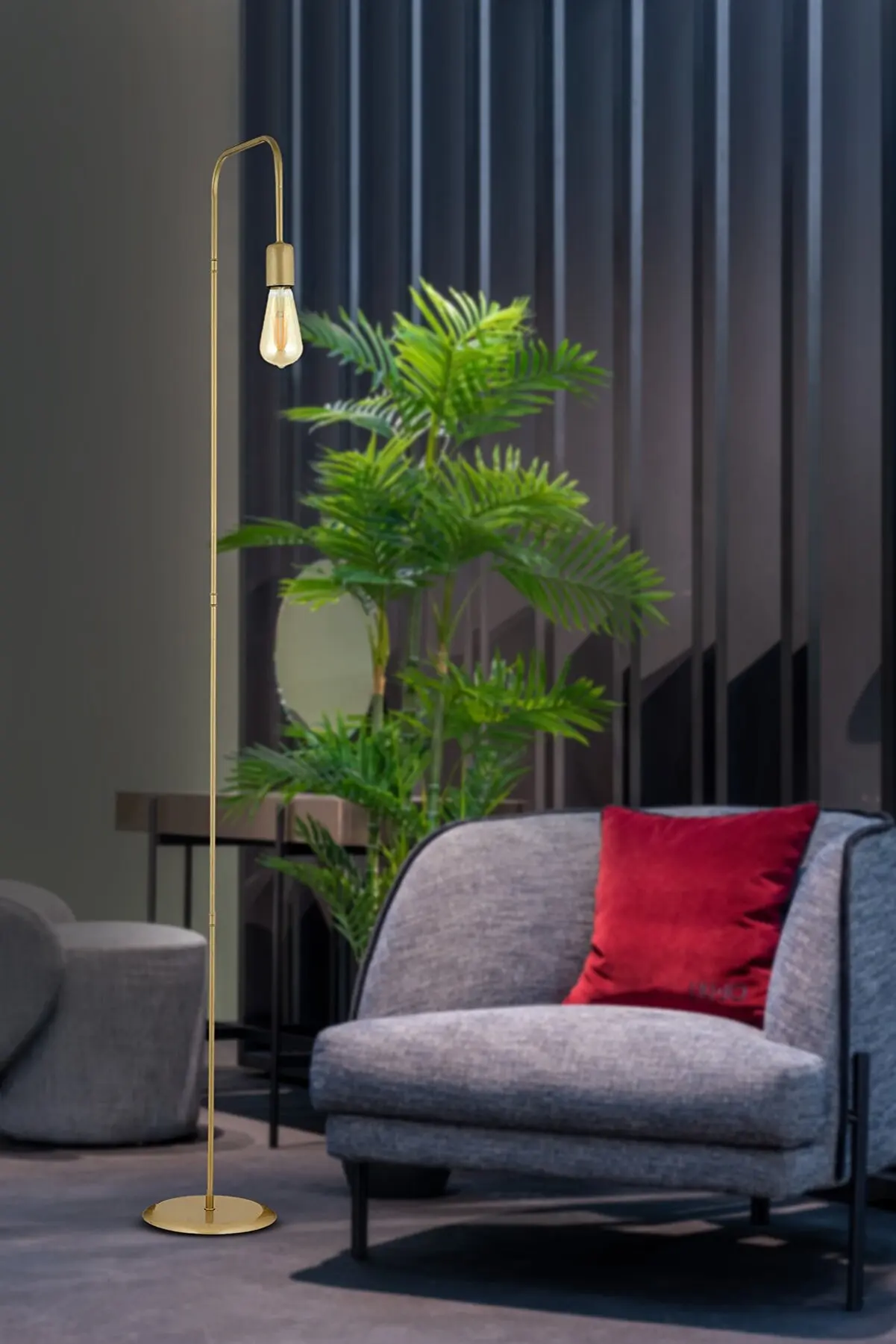 Nordic floor lamp living room simple creative personality bedroom light luxury study bedside ins wind vertical table lamp
Nordic floor lamp living room simple creative personality bedroom light luxury study bedside ins wind vertical table lamp