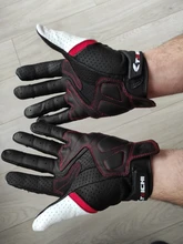 Totalmente de piel perforada de fibra de carbono de la motocicleta guantes de motocicleta de carretera en guantes transpirable hombres Motocross guantes