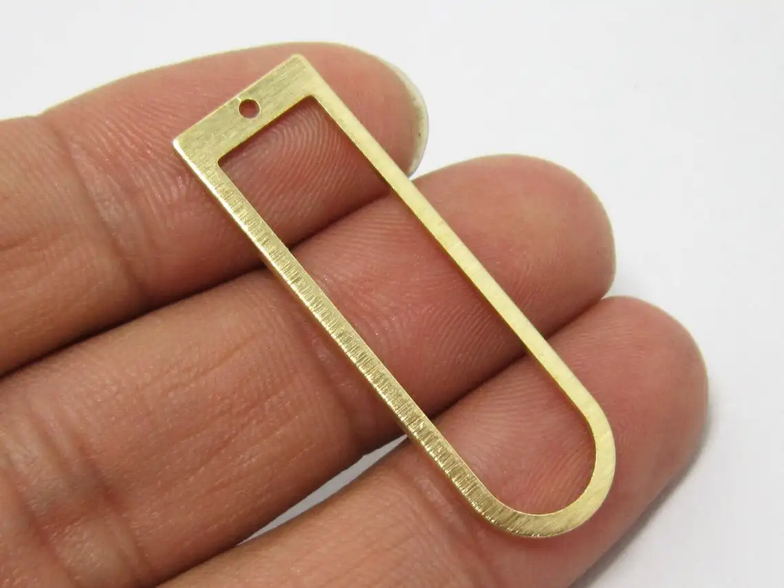10pcs Earring Charms, Textured Brass Connector, D shaped, Brass Charm, Earring Accessories, 40x12.6x1mm, Jewelry Making R1275
10pcs Earring Charms, Textured Brass Connector, D shaped, Brass Charm, Earring Accessories, 40x12.6x1mm, Jewelry Making R1275
