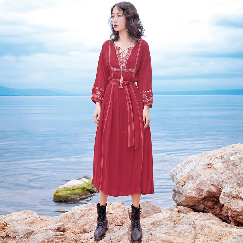 Autumn lake qinghai tourism national wind dress red dress embroidery show thin split tide restoring ancient ways
Autumn lake qinghai tourism national wind dress red dress embroidery show thin split tide restoring ancient ways