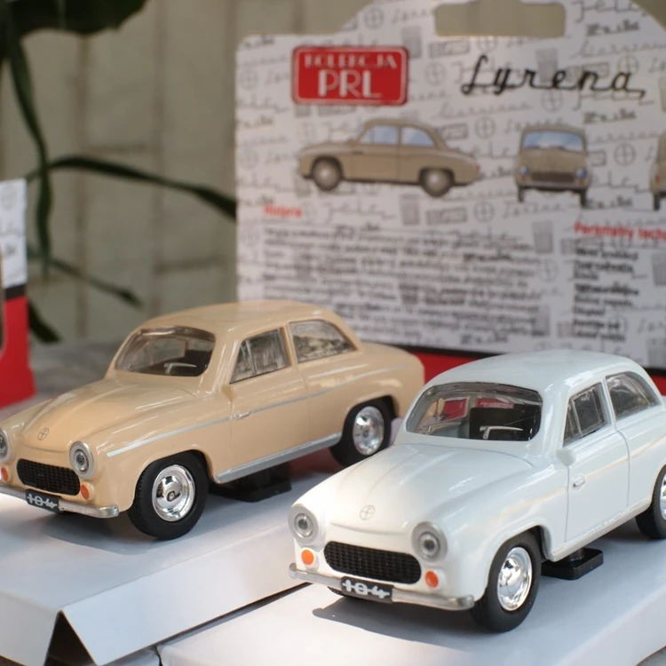 Classic Former Soviet Union 1/43 Special Die-cast Metal Retro Car Desktop Decoration Collection Model Toys For Children Oyuncak
Classic Former Soviet Union 1/43 Special Die-cast Metal Retro Car Desktop Decoration Collection Model Toys For Children Oyuncak