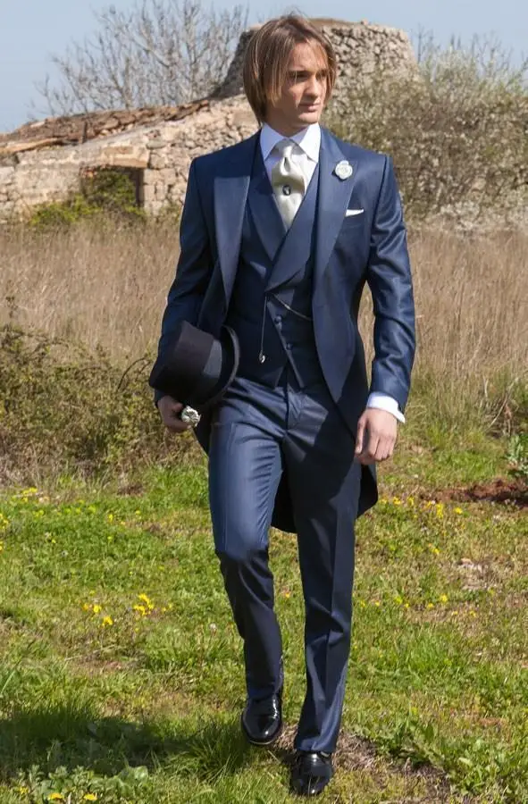 Fashion style Navy Peak Lapel Groom Tuxedos Groomsmen Men Wedding Suits Best man Suits Prom Clothing (Jacket+Pant+vest+tie)
Fashion style Navy Peak Lapel Groom Tuxedos Groomsmen Men Wedding Suits Best man Suits Prom Clothing (Jacket+Pant+vest+tie)