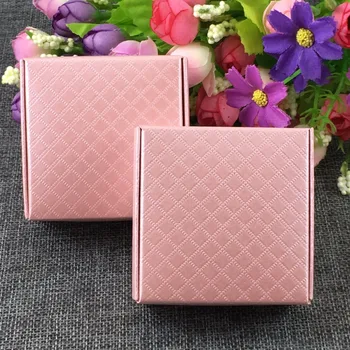 24PCS/Lot 6.5*6.5*3cm Jewelry Pink Lattice Boxes Gift Displays Blank Candy Package Carry Case For Accessories Accept Custom Logo
24PCS/Lot 6.5*6.5*3cm Jewelry Pink Lattice Boxes Gift Displays Blank Candy Package Carry Case For Accessories Accept Custom Logo