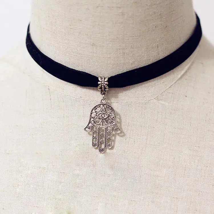 2017 New Fashion Vintage Adjustable Black Velvet Gothic Hamsa Fatima Hand Choker Necklace Silver Plated Extender Drop Shipping
2017 New Fashion Vintage Adjustable Black Velvet Gothic Hamsa Fatima Hand Choker Necklace Silver Plated Extender Drop Shipping