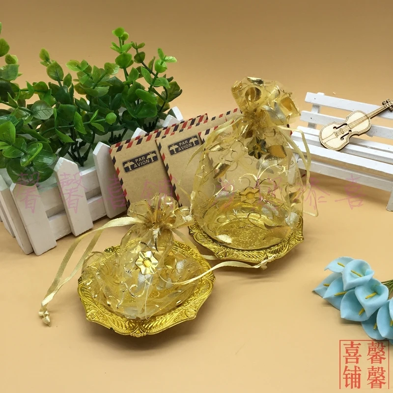European new creative personality golden wedding party candy bag with dessert plate
European new creative personality golden wedding party candy bag with dessert plate