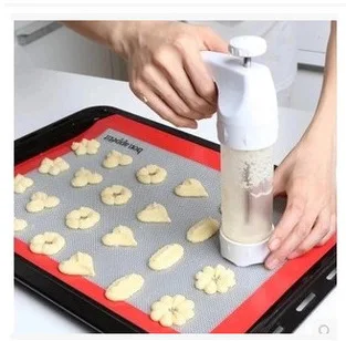 2016 New Arrivel cookie extruder Press Machine Biscuit Maker Cake Making Decorating Gun Kitchen Tools Set
2016 New Arrivel cookie extruder Press Machine Biscuit Maker Cake Making Decorating Gun Kitchen Tools Set