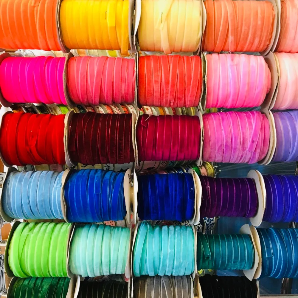 10 mm 50 yards Velvet ribbon Polyester Wedding decoration Handmade Crafts Comfortable velvet ribbon many choose colors DIY
10 mm 50 yards Velvet ribbon Polyester Wedding decoration Handmade Crafts Comfortable velvet ribbon many choose colors DIY