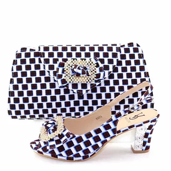 Fashion new wax fabric shoes and bag matching set 100% cotton prints fabric sandal shoes with matching clutches bag set SB8402-8
Fashion new wax fabric shoes and bag matching set 100% cotton prints fabric sandal shoes with matching clutches bag set SB8402-8