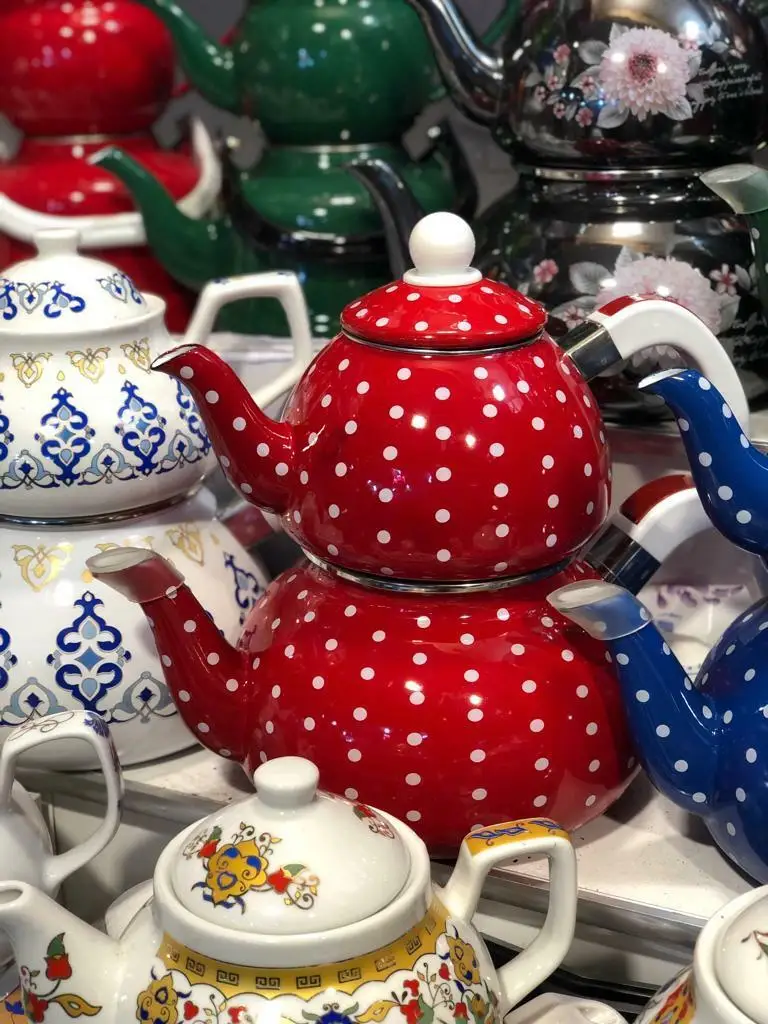 Arabic kettle tea teapot kettle induction cooker spotted vintage tea pot antique
Arabic kettle tea teapot kettle induction cooker spotted vintage tea pot antique