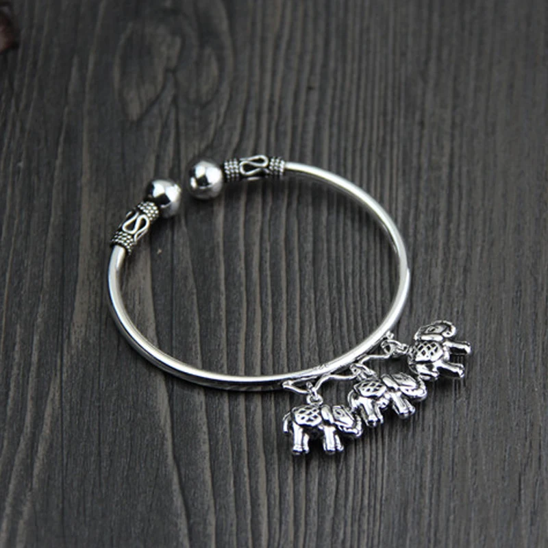 Fyla Mode 999 Sterling Silver Orinigal Design 3 Elephant Charms Handmade Thai Silver For Ladies Open Bangle Jewelry 3.15MM 14.50
Fyla Mode 999 Sterling Silver Orinigal Design 3 Elephant Charms Handmade Thai Silver For Ladies Open Bangle Jewelry 3.15MM 14.50