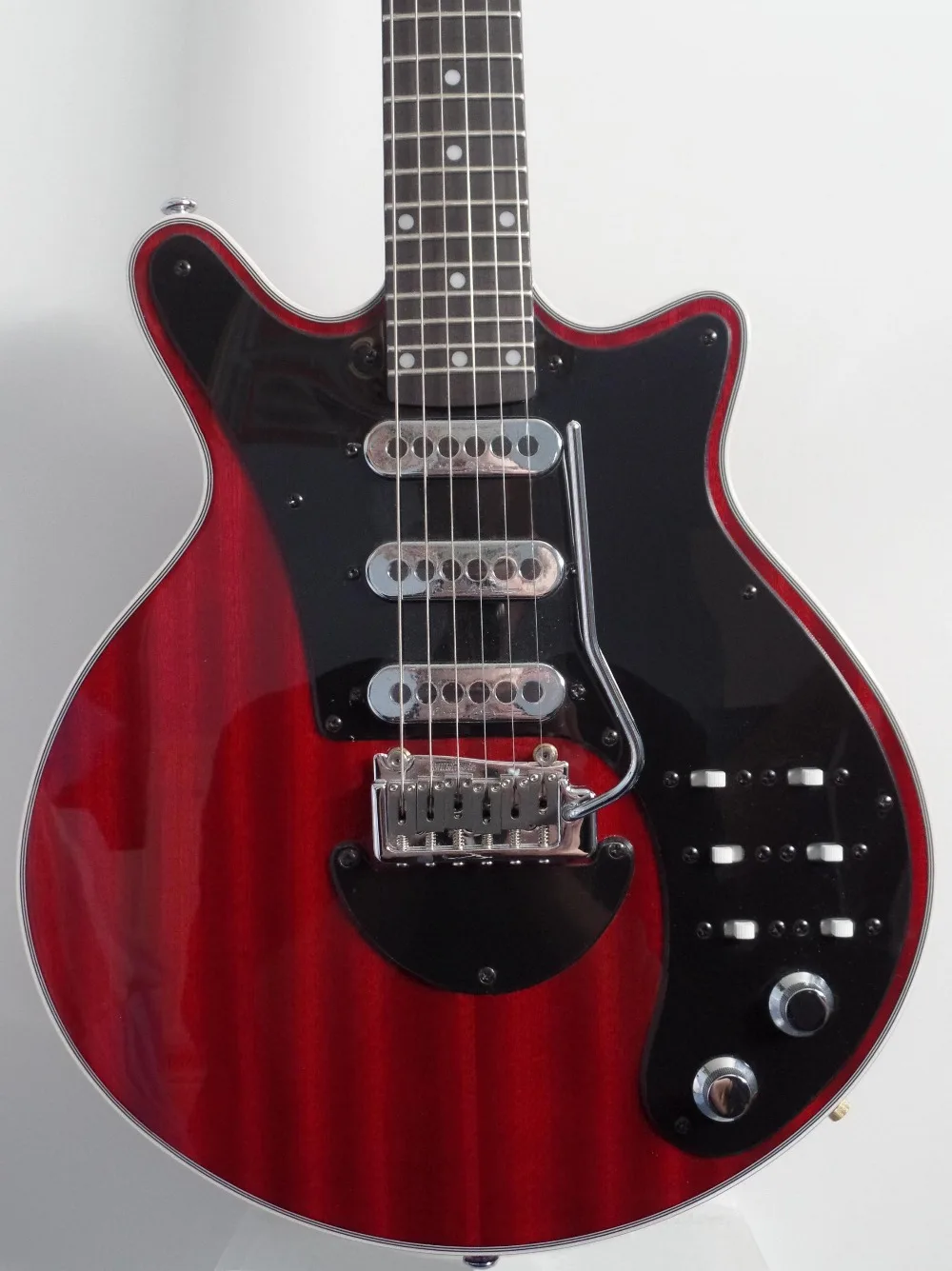 China custom Guild Brian May Red Guitar Black Pickguard 3 pickups wilkinson Tremolo Bridge 24 Frets custom Factory outlet
China custom Guild Brian May Red Guitar Black Pickguard 3 pickups wilkinson Tremolo Bridge 24 Frets custom Factory outlet