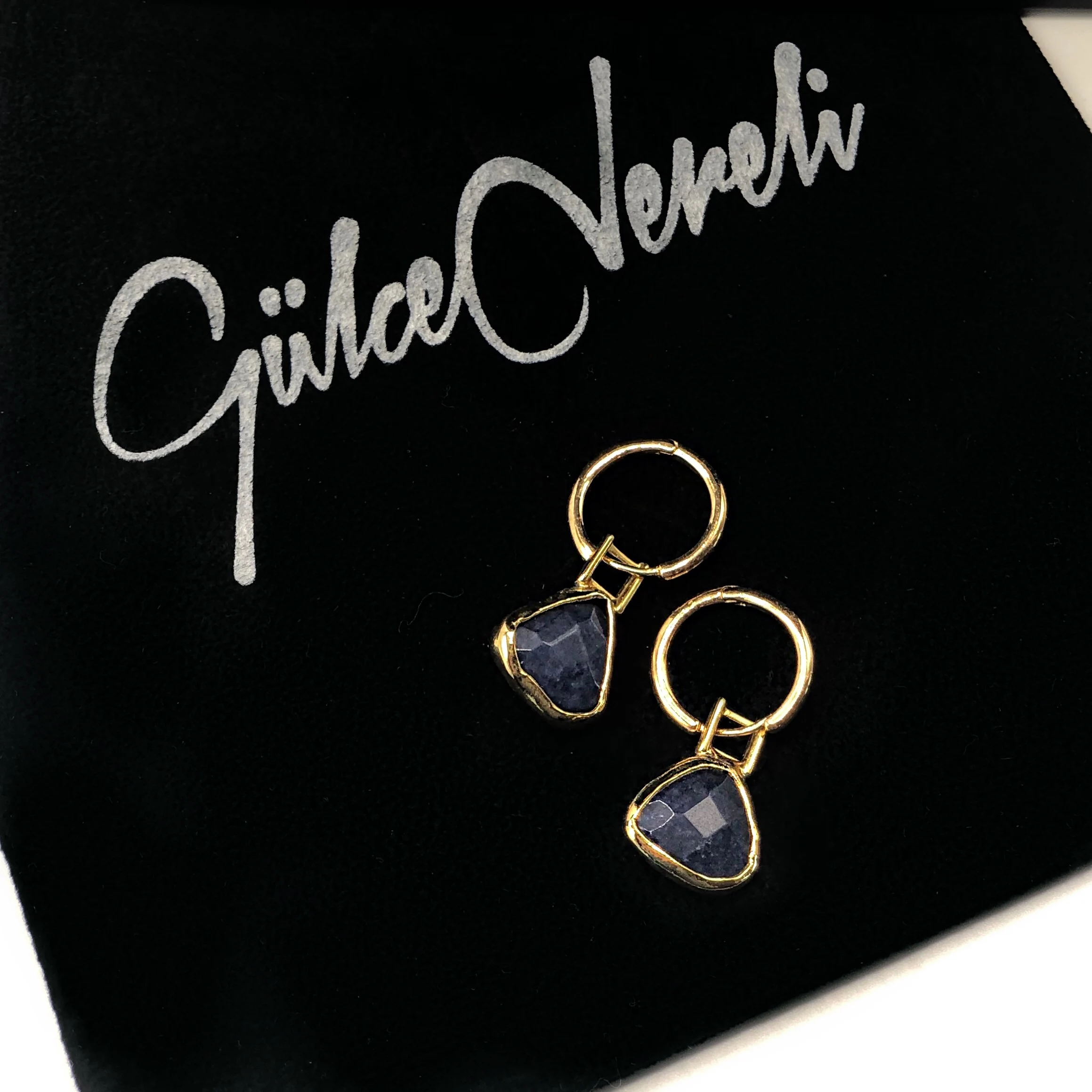 GULCE DERELI, HOOP EARRINGS, CHARM EARRINGS, GIFT BOX, NAVY BLUE HEART EARRING, GOLD/SILVER PLATED
GULCE DERELI, HOOP EARRINGS, CHARM EARRINGS, GIFT BOX, NAVY BLUE HEART EARRING, GOLD/SILVER PLATED