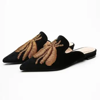 Moraima Snc Pointed Toe Mules Woman Sexy Flat Shoes 2019 Bee Embroidery Velvet Outdoor Slides Spring Summer Casual Shoe
Moraima Snc Pointed Toe Mules Woman Sexy Flat Shoes 2019 Bee Embroidery Velvet Outdoor Slides Spring Summer Casual Shoe