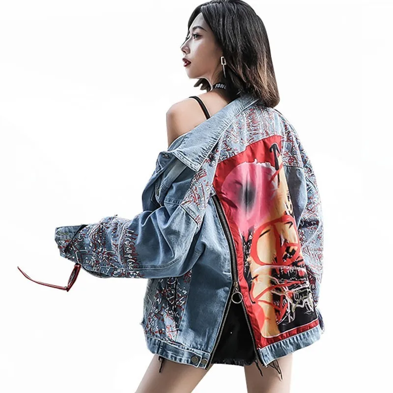 Graffiti Print Denim Jacket Women Autumn Double Zipper Armband Jeans Bomber Jacket Unisex Loose Outwear Кэжуал Feminina NZY25
Graffiti Print Denim Jacket Women Autumn Double Zipper Armband Jeans Bomber Jacket Unisex Loose Outwear Кэжуал Feminina NZY25