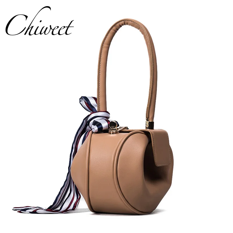 Designer Brand Chic Women Ravioli Bag Handbags Vintage Lantern Shape Top-Handle Bag Luxury Leather Small Tote Bags Party Clutch
Designer Brand Chic Women Ravioli Bag Handbags Vintage Lantern Shape Top-Handle Bag Luxury Leather Small Tote Bags Party Clutch