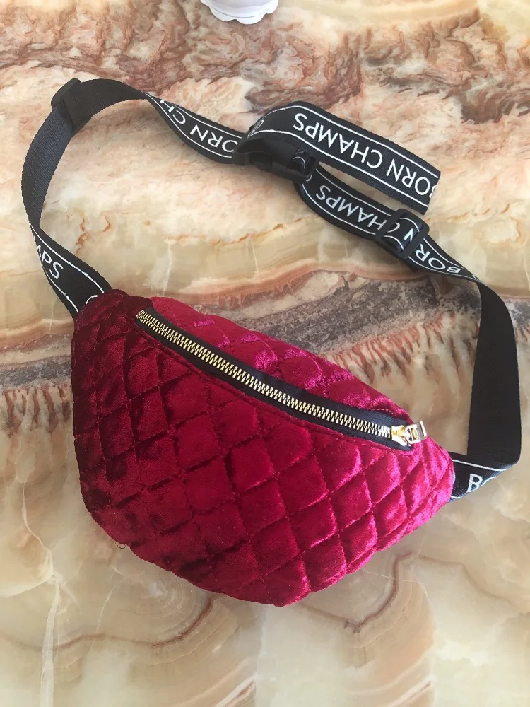 Mini matte velvet pockets concave shape handbag 2019 summer new mini saddle bag pockets the latest exquisite small waist bag
Mini matte velvet pockets concave shape handbag 2019 summer new mini saddle bag pockets the latest exquisite small waist bag