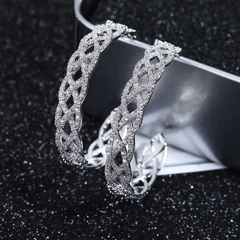 Fashion Unique AAA Cubic Zirconia Stone Cross Design Wide Big Round Circle Hoop Earrings For Women Accessories
Fashion Unique AAA Cubic Zirconia Stone Cross Design Wide Big Round Circle Hoop Earrings For Women Accessories