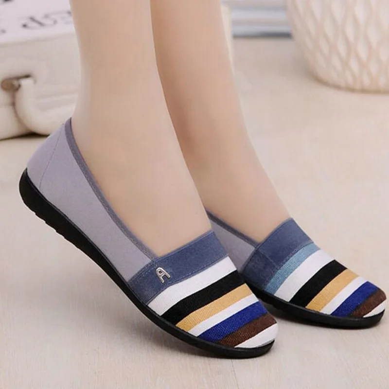 2018 new fashion summer Mother's shoes women Shallow Striped casual flats shoes breathable lightweight canvas Loafers shoesQA-42
2018 new fashion summer Mother's shoes women Shallow Striped casual flats shoes breathable lightweight canvas Loafers shoesQA-42