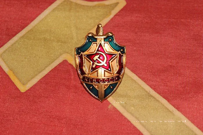 CCCP USSR NKVD Military Badge of Victory of the KGB Metal Red Star Collection Pins World War II
CCCP USSR NKVD Military Badge of Victory of the KGB Metal Red Star Collection Pins World War II