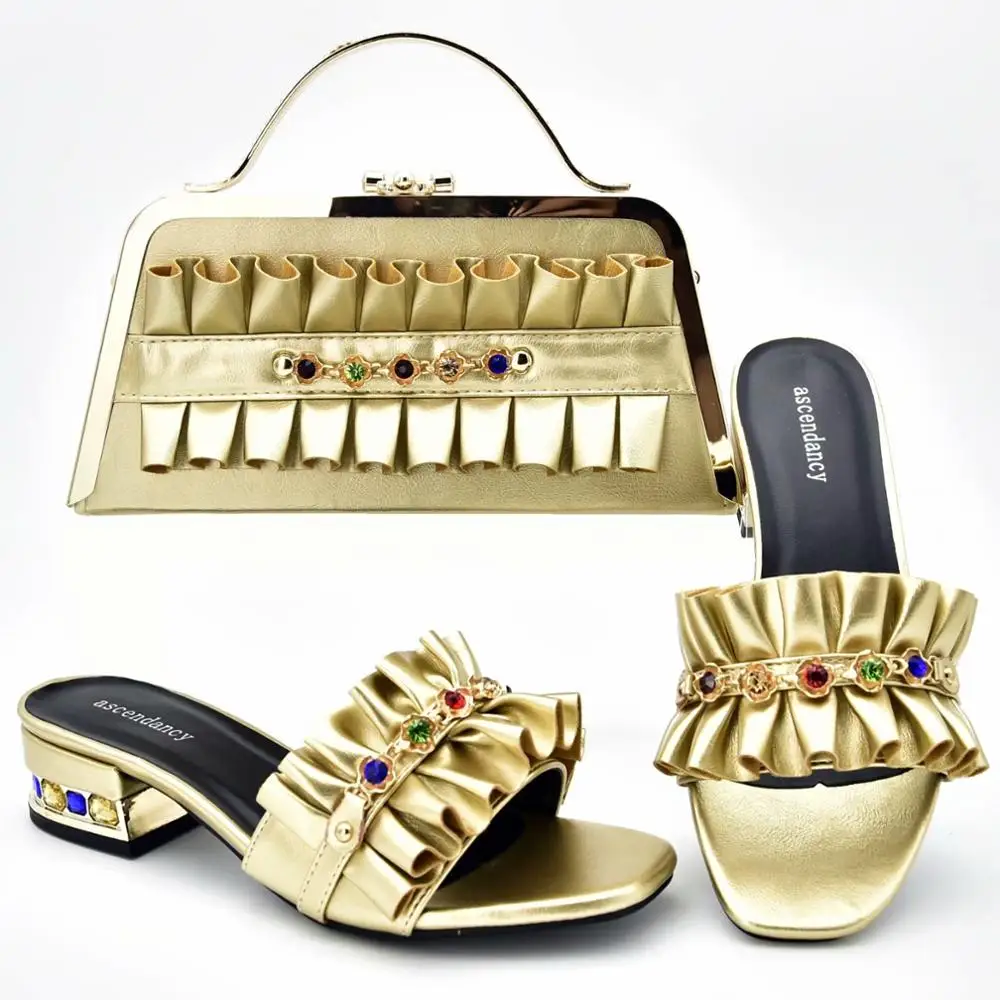 2019 low heel 1.5 inch lady shoes slippers with matching clutches bag new arrival fashion italian shoes and bag gold SB8403-5
2019 low heel 1.5 inch lady shoes slippers with matching clutches bag new arrival fashion italian shoes and bag gold SB8403-5