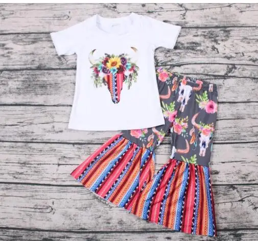Yiwu children's clothing wholesale single piece RTS hot selling cow head printing T-shirt flare pants fashion suit
Yiwu children's clothing wholesale single piece RTS hot selling cow head printing T-shirt flare pants fashion suit