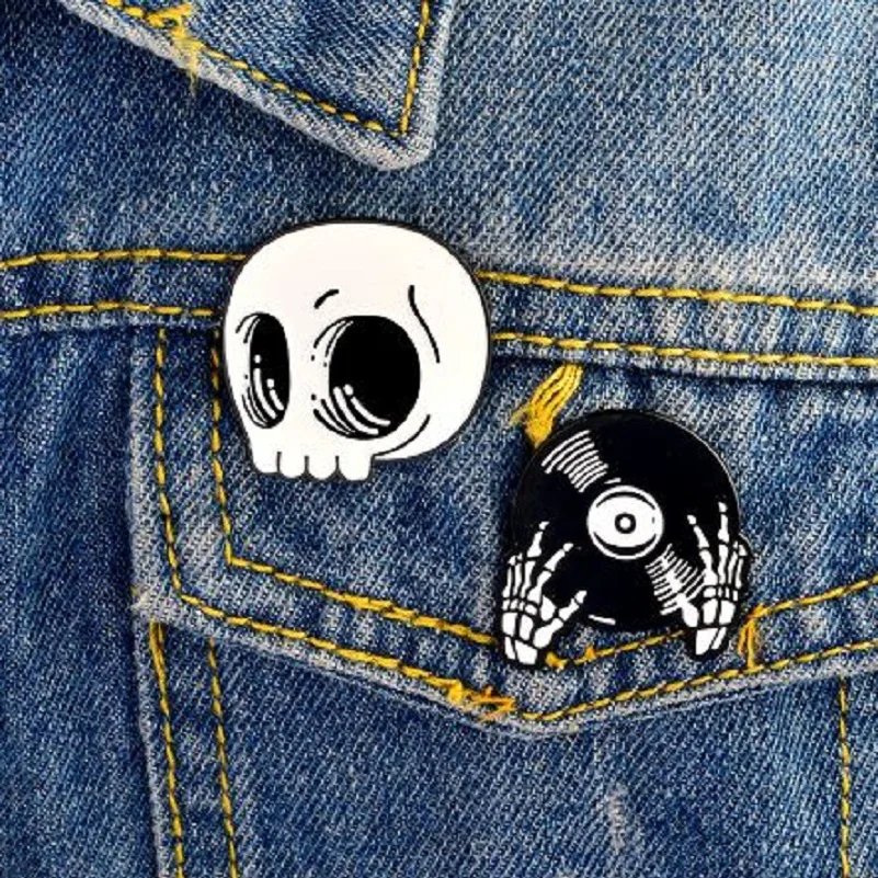 Gothic Skeleton Record Hands Pin Buckle DJ Hands Brooch Enamel Lapel Pins Badge Clothing Backpack Accessories Punk Jewelry Gift
Gothic Skeleton Record Hands Pin Buckle DJ Hands Brooch Enamel Lapel Pins Badge Clothing Backpack Accessories Punk Jewelry Gift