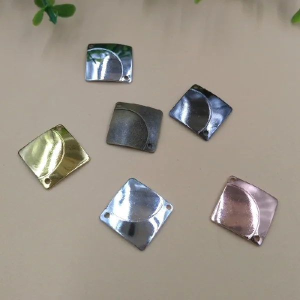 Newest 15mm Double hole Square Filigree Charms/Pendant Copper with Antique Bronze/Silver Handmade,Earrings Parts Vintage Jewelry
Newest 15mm Double hole Square Filigree Charms/Pendant Copper with Antique Bronze/Silver Handmade,Earrings Parts Vintage Jewelry