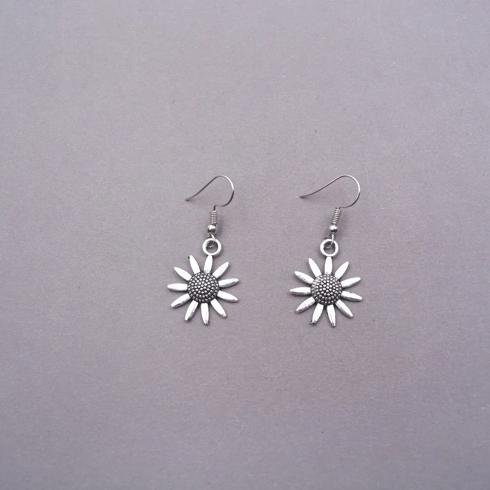 1pair Vintage Handmade cool Design flower style Sunflower Earrings Drop Earrings drop shipping
1pair Vintage Handmade cool Design flower style Sunflower Earrings Drop Earrings drop shipping
